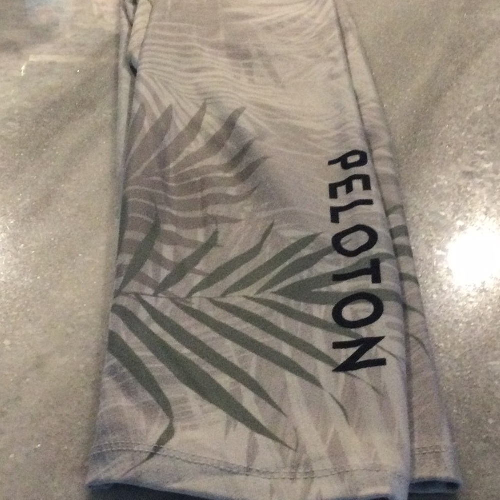 Peloton x WITH reversible crop leggings